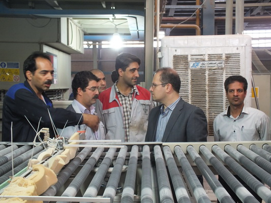 بازدید دکتر احمدی از مرکز علمی کاربردی مجتمع کاشی میبد