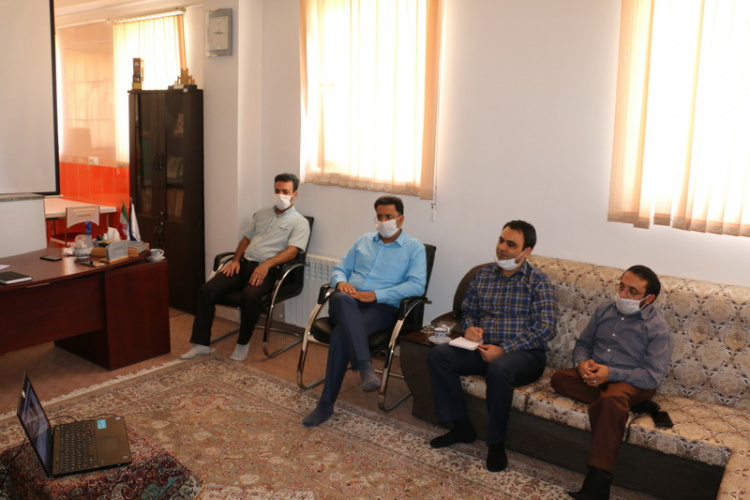 جلسه بررسی دوره¬های کوتاه مدت پودمانی مرکز علمی کاربردی اردکان