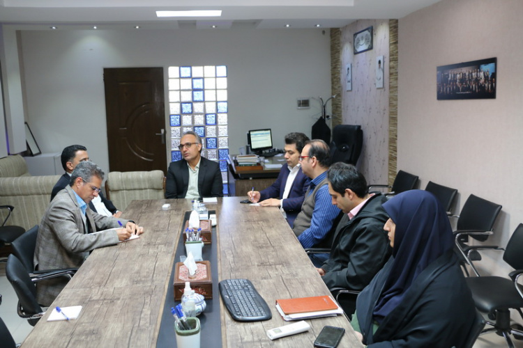 دیدار رئیس واحد استانی یزد با مدیرکل نهاد کتابخانه‌های عمومی استان یزد