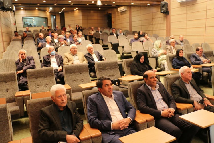 مراسم شبی با حافظ در سالن آمفی تاتر واحد استانی یزد برگزار شد