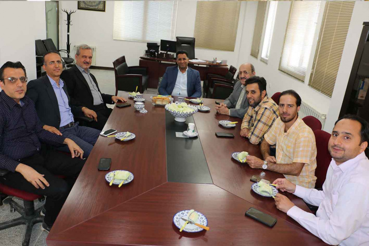 برگزاری نشست صمیمی و تجلیل از همکاران محترم بازنشسته واحد استان یزد