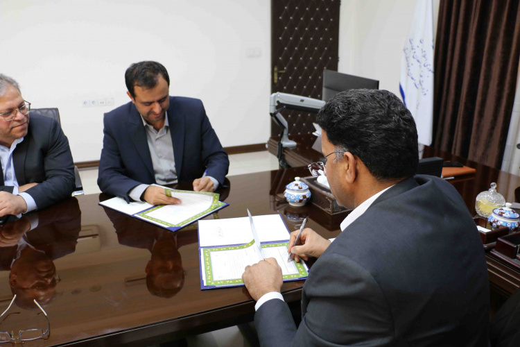 انعقاد تفاهم نامه همکاری مشترک دانشگاه جامع علمی کاربردی استان یزد با اداره کل صمت استان