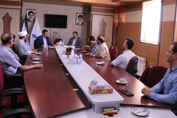 دیدار صمیمانه رئیس سابق دانشگاه جامع علمی کاربردی استان یزد دکتر عباسعلی جعفری با سرپرست جدید دانشگاه دکتر زین العابدین حسینی و همکاران دانشگاه